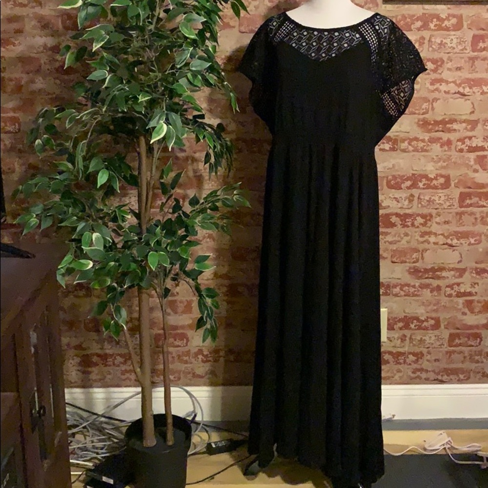 Maxi  Dress with Design
